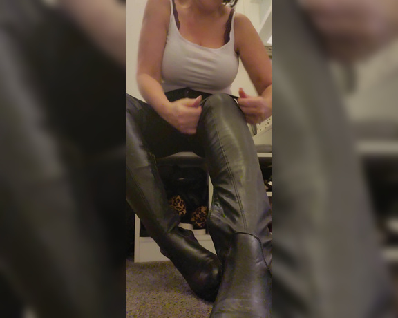 Miss B aka missb52s OnlyFans - 01-07-2023 - Todays boots and nylons