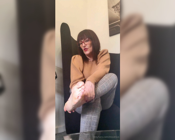 Miss B aka missb52s OnlyFans - 04-11-2024 - Rub the cream into my feet