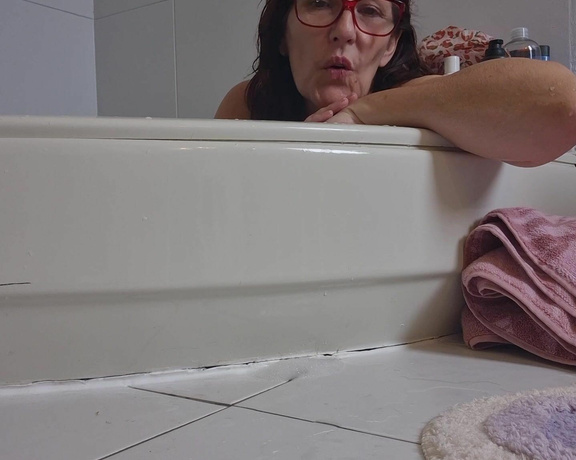 Miss B aka missb52s OnlyFans - 09-21-2024 - Bath foot worship