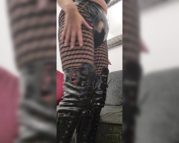 Miss B aka missb52s OnlyFans - 11-18-2022 - Friday worship