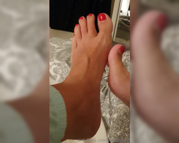 Miss B aka missb52s OnlyFans - 05-30-2019 - My poor feet need pamperd of one of you footfreaks