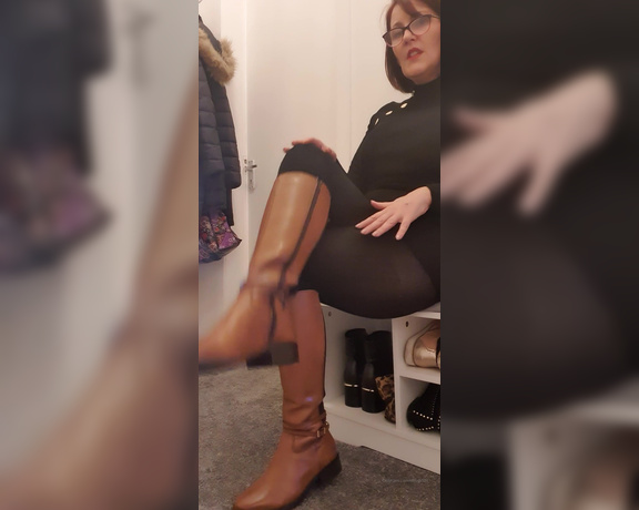 Miss B aka missb52s OnlyFans - 12-04-2020 - Perfect choice of boots