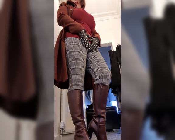 Miss B aka missb52s OnlyFans - 02-02-2021 - Boots and gloves