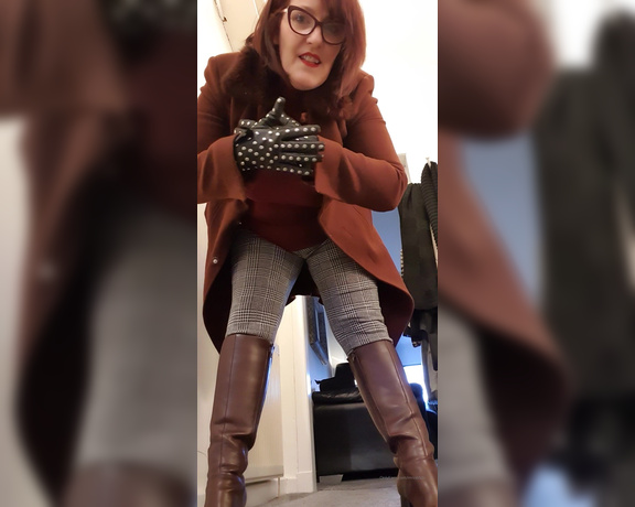 Miss B aka missb52s OnlyFans - 02-02-2021 - Boots and gloves