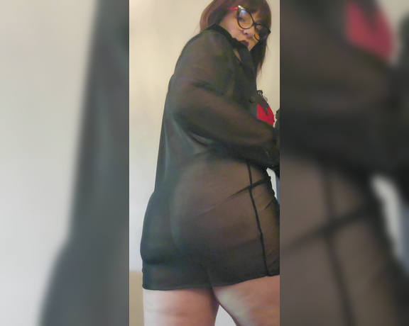 Miss B aka missb52s OnlyFans - 06-19-2022 - What will i smother you with first