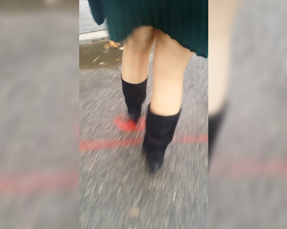 Miss Pandora aka misspandora OnlyFans - 04-12-2017 - #CarolinePierce and I were walking down the street in #NYC and she got an #upskirt video