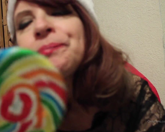 Miss Pandora aka misspandora OnlyFans - 12-26-2019 - Heres sort of a silly #mouthfetish #tonguefetish clip I shot for #Clips4Sale for the holidays! Its