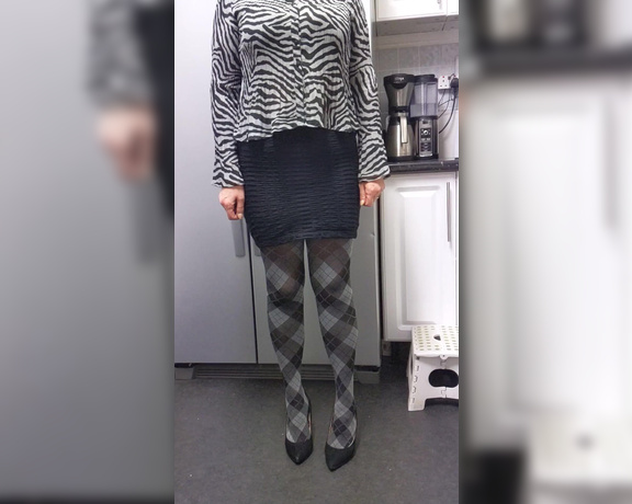 Mrs Sandie aka mrssandie OnlyFans - 03-24-2020 - What do you think of these tights