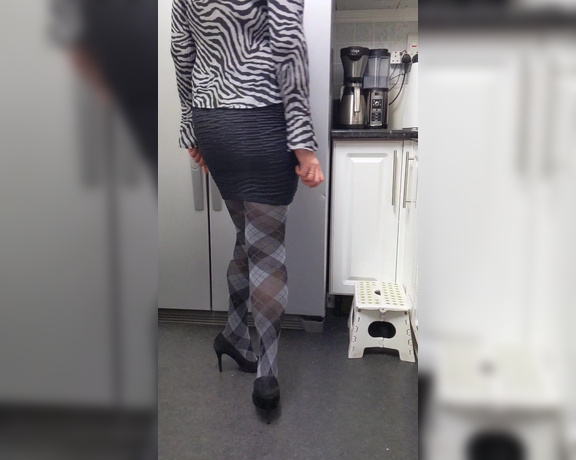 Mrs Sandie aka mrssandie OnlyFans - 03-24-2020 - What do you think of these tights