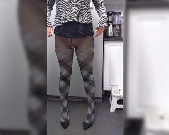 Mrs Sandie aka mrssandie OnlyFans - 03-24-2020 - What do you think of these tights