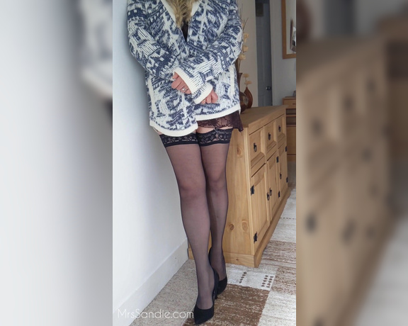 Mrs Sandie aka mrssandie OnlyFans - 10-20-2019 - Cold Sunday morning Who wants their hard cock up this 50 year old pussy