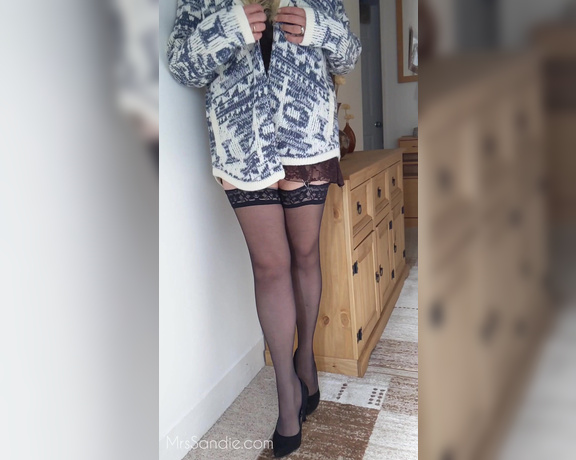 Mrs Sandie aka mrssandie OnlyFans - 10-20-2019 - Cold Sunday morning Who wants their hard cock up this 50 year old pussy