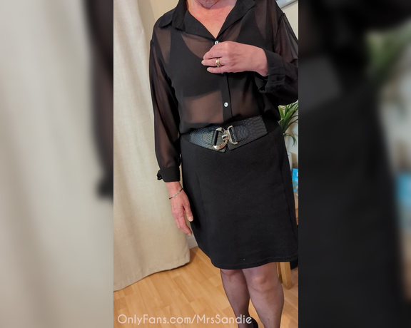 Mrs Sandie aka mrssandie OnlyFans - 08-19-2024 - I talk you through my work wear, Saturday 17th August xx