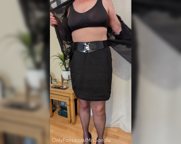 Mrs Sandie aka mrssandie OnlyFans - 08-19-2024 - I talk you through my work wear, Saturday 17th August xx