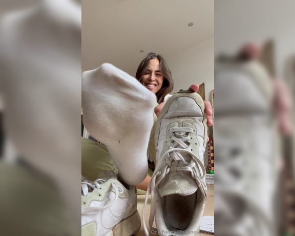 JaneSocks aka janesocks7 OnlyFans - 03-12-2024 - I heard sock removal