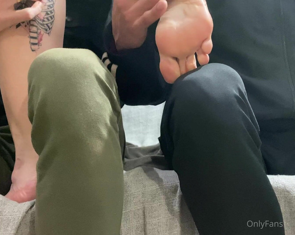 Mes Petits Pieds aka mpetitspieds OnlyFans - 07-19-2022 - Video 962383