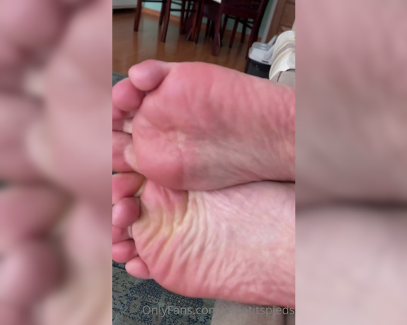 Mes Petits Pieds aka mpetitspieds OnlyFans - 06-22-2023 - Video 185994