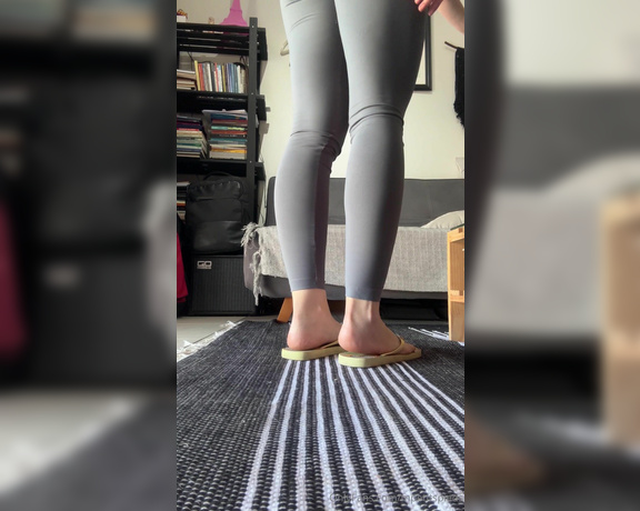 Mes Petits Pieds aka mpetitspieds OnlyFans - 09-15-2024 - Video 945293