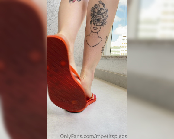 Mes Petits Pieds aka mpetitspieds OnlyFans - 10-08-2022 - Video 940441