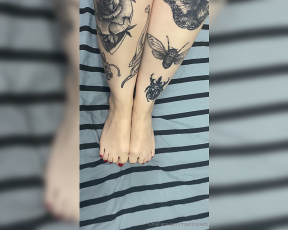 Mes Petits Pieds aka mpetitspieds OnlyFans - 10-09-2023 - Video 410125