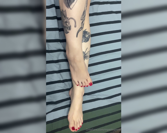 Mes Petits Pieds aka mpetitspieds OnlyFans - 10-09-2023 - Video 410125