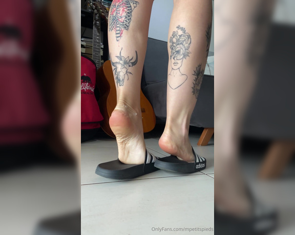 Mes Petits Pieds aka mpetitspieds OnlyFans - 05-29-2024 - Video 52145