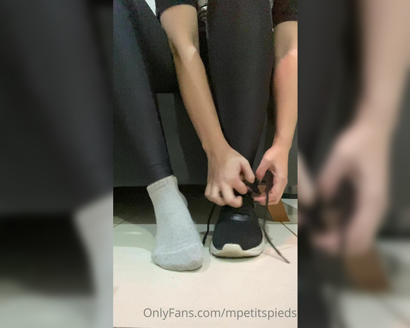 Mes Petits Pieds aka mpetitspieds OnlyFans - 07-02-2022 - Solas macias e um pouco suadas depois da academia  Soft soles and also a little