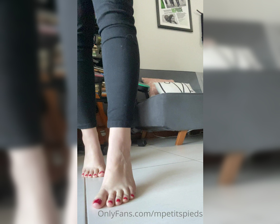 Mes Petits Pieds aka mpetitspieds OnlyFans - 06-09-2022 - Video 224267