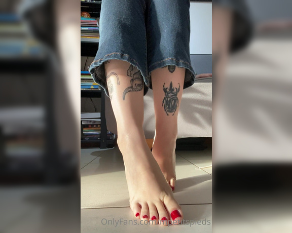 Mes Petits Pieds aka mpetitspieds OnlyFans - 03-31-2023 - Video 88526