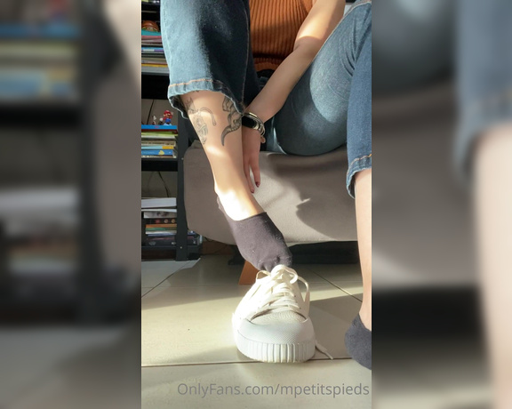 Mes Petits Pieds aka mpetitspieds OnlyFans - 03-31-2023 - Video 88526