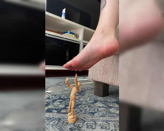 Mes Petits Pieds aka mpetitspieds OnlyFans - 06-28-2023 - Video 60370