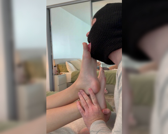 Super Soles aka super_soles OnlyFans - 04-03-2024 - Me getting to worship @skylarblaize feet before she retired, she had the softest most ticklish feet