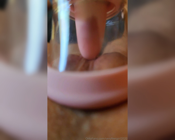 Tylergirl20 aka tylergirl20 OnlyFans - 09-13-2023 - Thank you for my new toy This one is cool but damn It sucks my pussy