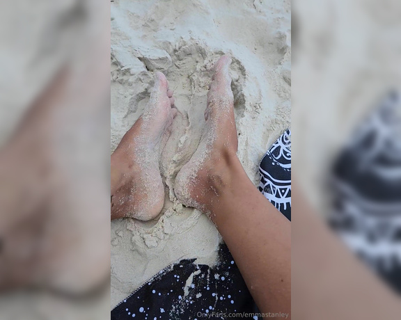 Emma Stanley aka emmastanley OnlyFans - 04-14-2024 - summary of my vacation, feet in the sand, relaxation, beautiful places Today Im back! If you