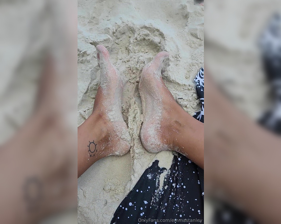 Emma Stanley aka emmastanley OnlyFans - 04-14-2024 - summary of my vacation, feet in the sand, relaxation, beautiful places Today Im back! If you