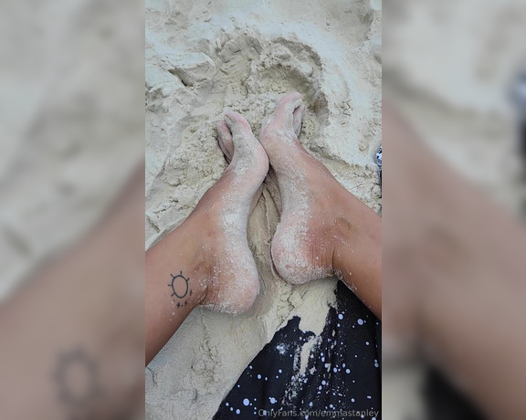 Emma Stanley aka emmastanley OnlyFans - 04-14-2024 - summary of my vacation, feet in the sand, relaxation, beautiful places Today Im back! If you