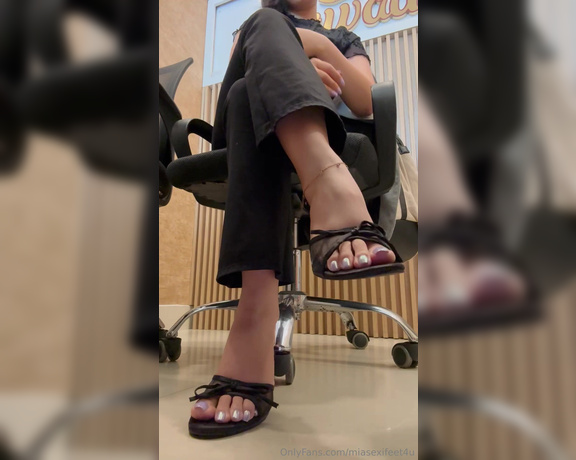 Mia Ly aka miasexifeet4u OnlyFans - 07-22-2024 - Does dangling turn you on