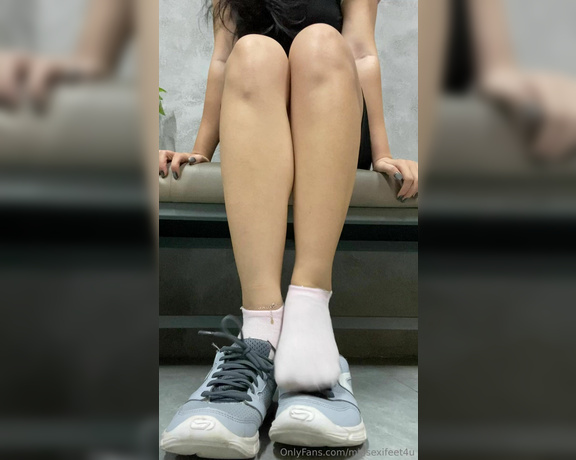 Mia Ly aka miasexifeet4u OnlyFans - 01-11-2024 - Undressing for you