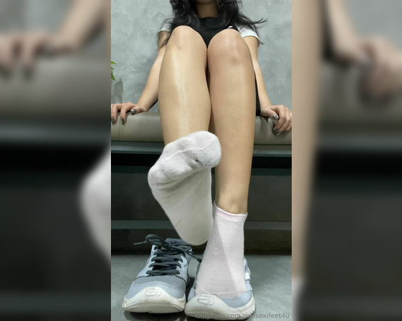 Mia Ly aka miasexifeet4u OnlyFans - 01-11-2024 - Undressing for you