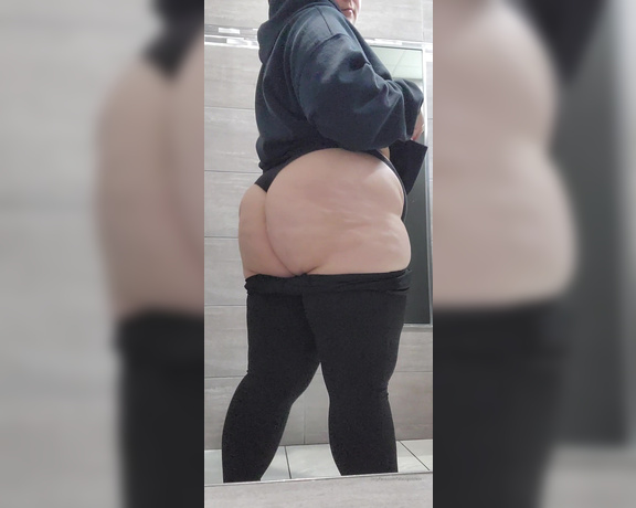 Fat Ass Goddess aka fatassgoddess OnlyFans - 09-04-2022 - Being a tease in the gym bathroom