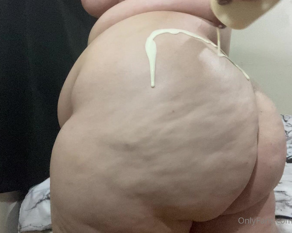 Fat Ass Goddess aka fatassgoddess OnlyFans - 11-19-2020 - Come rub in this lotion