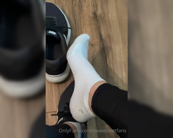 Sweetfeet2018 aka Sweetfeetfans OnlyFans - After my morning run…I need an assistant to take my shoes and socks off for me Any volunteers XOXO