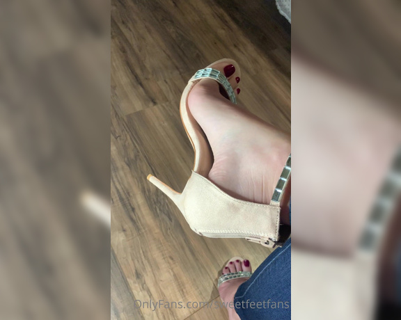 Sweetfeet2018 aka Sweetfeetfans OnlyFans - New shoes same arches XOXO