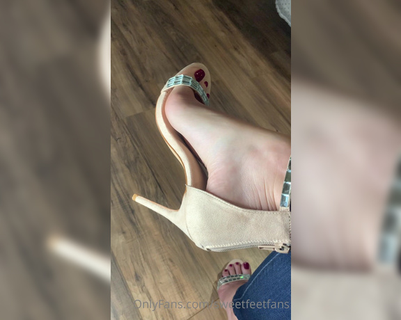 Sweetfeet2018 aka Sweetfeetfans OnlyFans - New shoes same arches XOXO