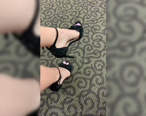 Sweetfeet2018 aka Sweetfeetfans OnlyFans - Went back to get them Also…I’m planning on taking you guys shoe shopping with me Is that someth 1