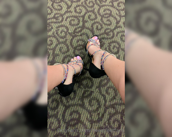 Sweetfeet2018 aka Sweetfeetfans OnlyFans - Went back to get them Also…I’m planning on taking you guys shoe shopping with me Is that someth 2