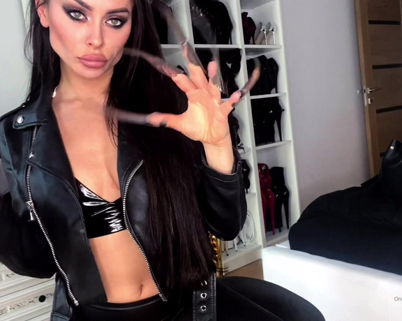 Evil Woman aka Evilwoman OnlyFans - Better dont play games with