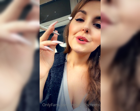 The Queen of Sole aka Missesdiscreets OnlyFans - Do you like watching me smoke