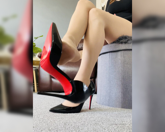 The Queen of Sole aka Missesdiscreets OnlyFans Video 69