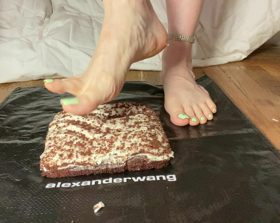 Fendi Feet aka Goddessfendi OnlyFans Video 35